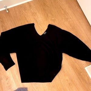 XL- Express woman’s black light weight bench sweater